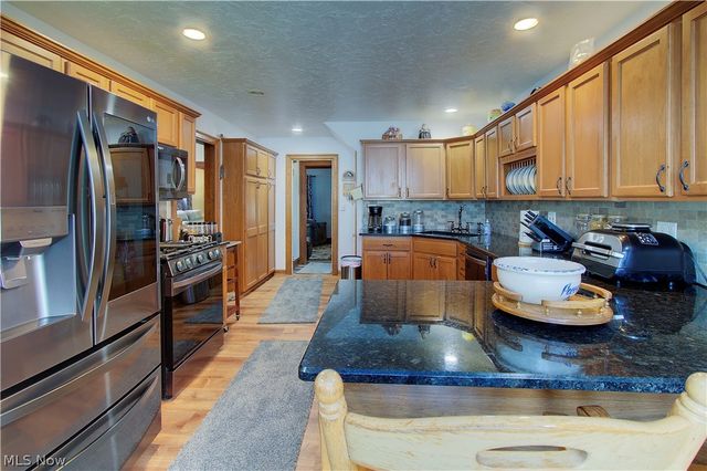 17436 Woodford Avenue, Lakewood, OH 44107