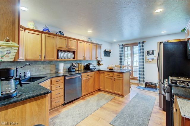 17436 Woodford Avenue, Lakewood, OH 44107