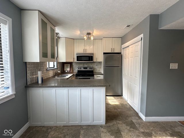 7890 Benjamin Drive, Indianapolis, IN 46226