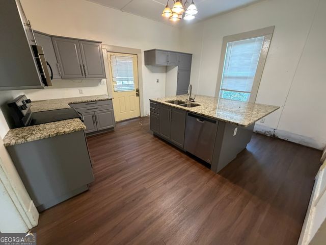 6 N Broad Street, Porterdale, GA 30014