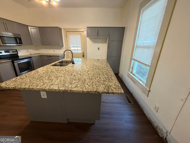 6 N Broad Street, Porterdale, GA 30014