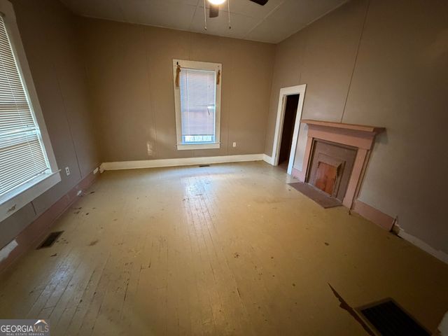 6 N Broad Street, Porterdale, GA 30014