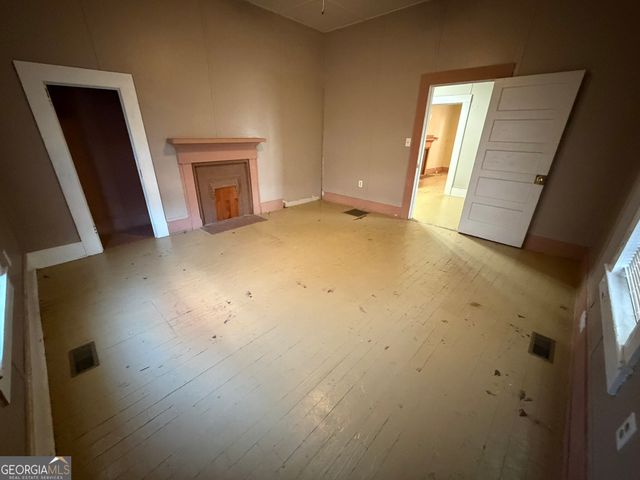 6 N Broad Street, Porterdale, GA 30014