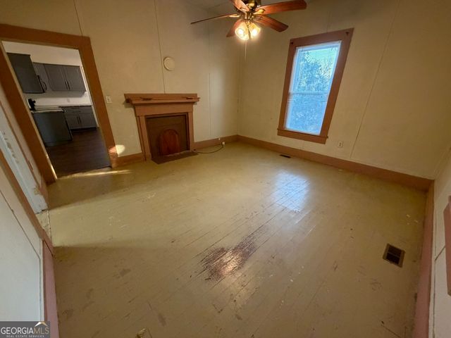 6 N Broad Street, Porterdale, GA 30014