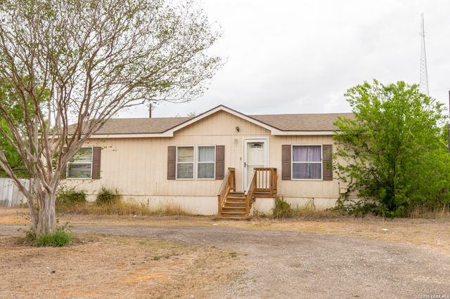 507 Beech, Jourdanton, TX 78026