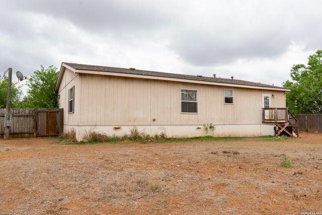 507 Beech, Jourdanton, TX 78026