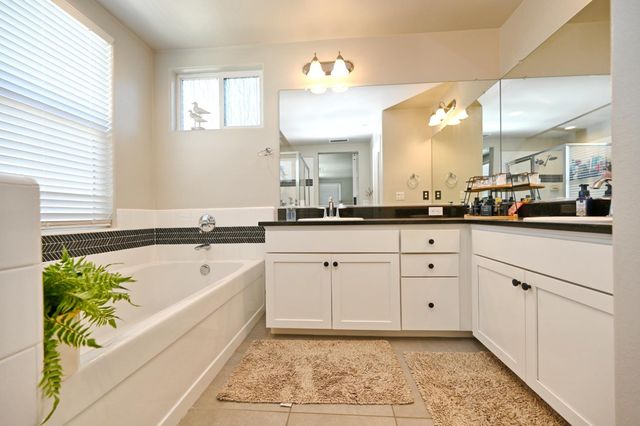 887 Wishon Avenue W, Madera, CA 93636