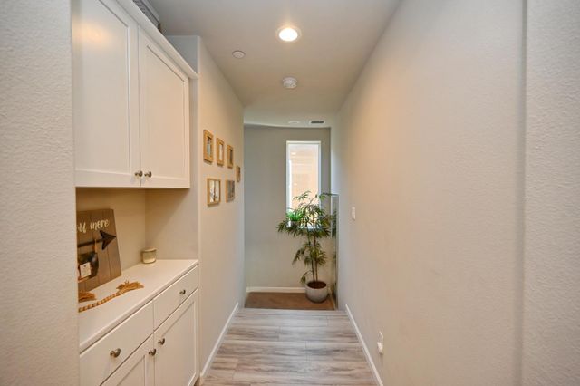 887 Wishon Avenue W, Madera, CA 93636