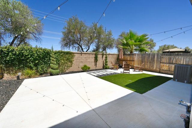 887 Wishon Avenue W, Madera, CA 93636