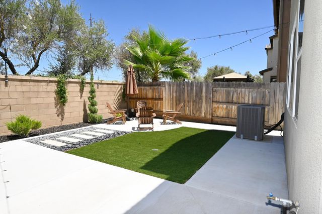 887 Wishon Avenue W, Madera, CA 93636