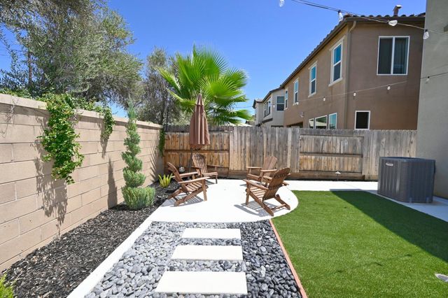 887 Wishon Avenue W, Madera, CA 93636