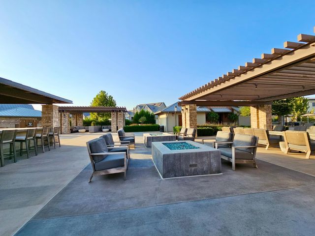 887 Wishon Avenue W, Madera, CA 93636