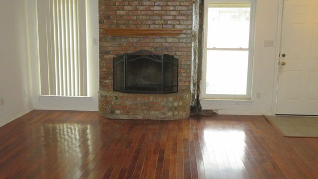 108 Creekview Circle, Maypearl, TX 76064