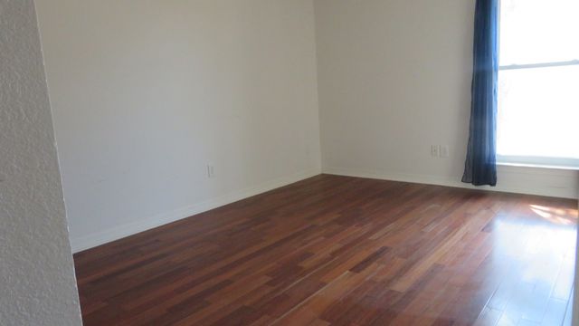 108 Creekview Circle, Maypearl, TX 76064