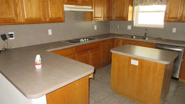 108 Creekview Circle, Maypearl, TX 76064