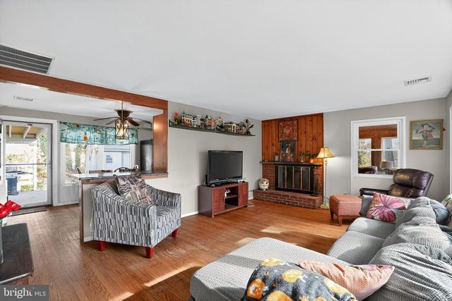 612 MEADOWVALE LN, Media, PA 19063