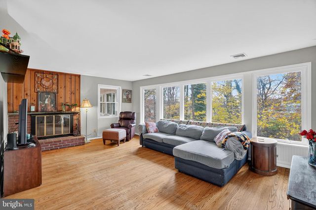 612 MEADOWVALE LN, Media, PA 19063