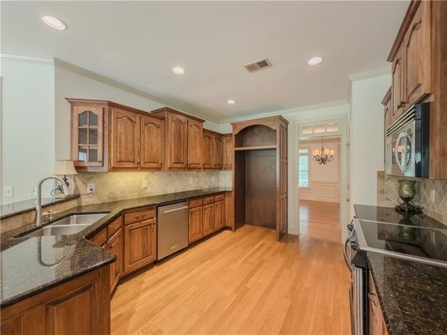 517 Richmond Place, Loganville, GA 30052