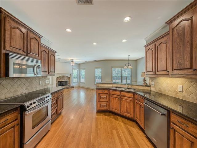 517 Richmond Place, Loganville, GA 30052