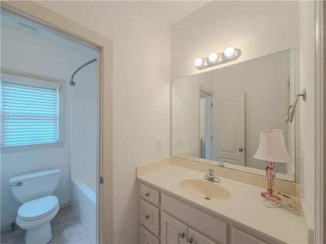 517 Richmond Place, Loganville, GA 30052