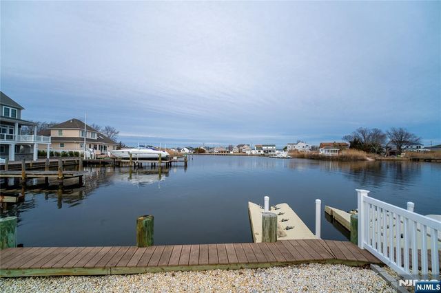 3124 Veeder Avenue, Toms River, NJ 08753