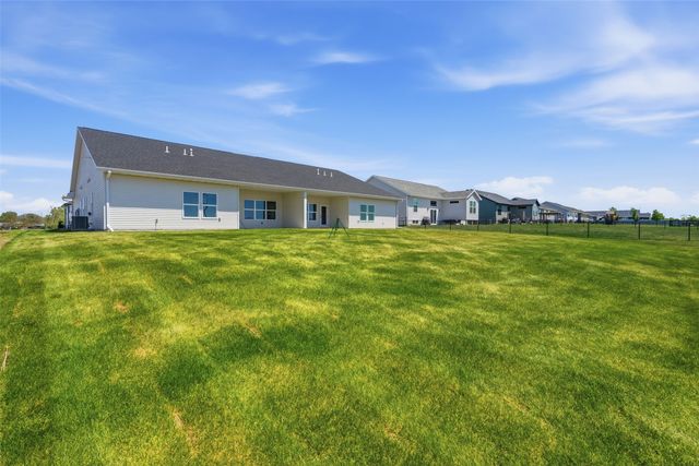 305 Dutch Drive, Robins, IA 52328