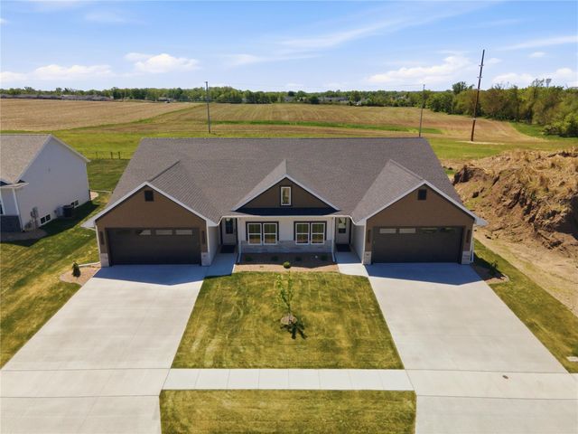 305 Dutch Drive, Robins, IA 52328