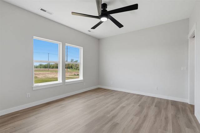 305 Dutch Drive, Robins, IA 52328