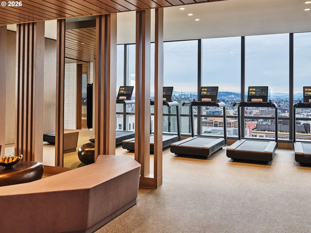 550 Sw 10TH Ave 2209, Portland, OR 97205