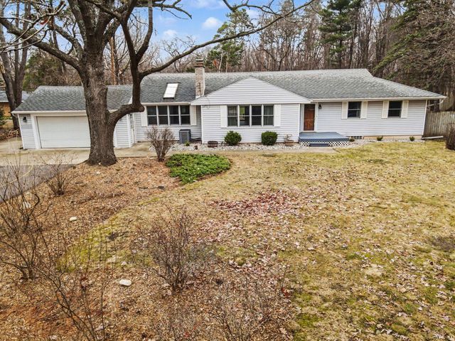 5505 Fulton Street NE, Ada, MI 49301