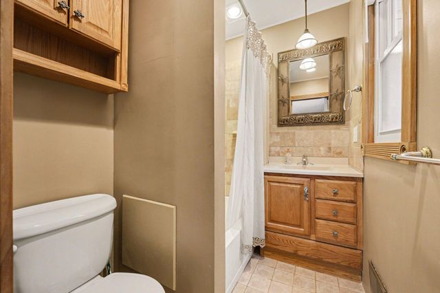 5505 Fulton Street NE, Ada, MI 49301