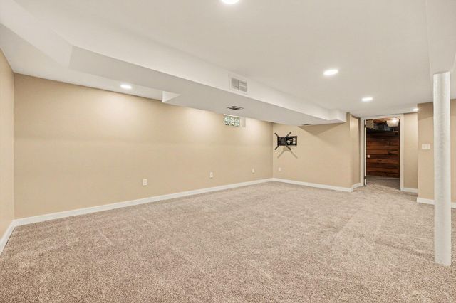 5505 Fulton Street NE, Ada, MI 49301