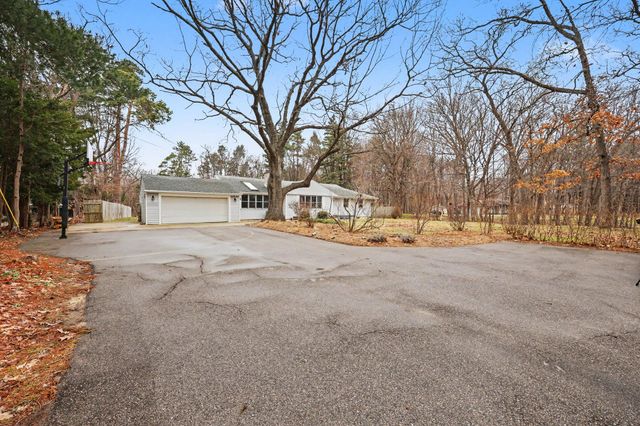 5505 Fulton Street NE, Ada, MI 49301