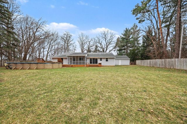 5505 Fulton Street NE, Ada, MI 49301