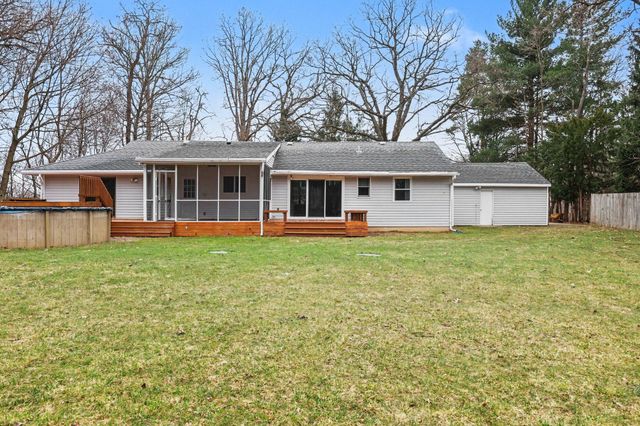 5505 Fulton Street NE, Ada, MI 49301