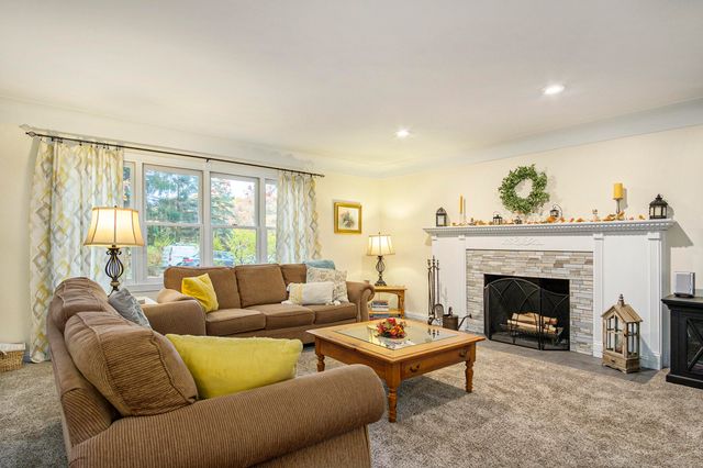 5505 Fulton Street NE, Ada, MI 49301