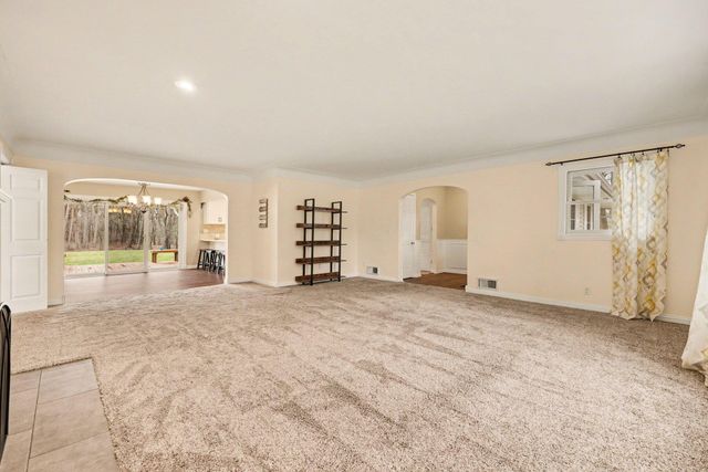 5505 Fulton Street NE, Ada, MI 49301