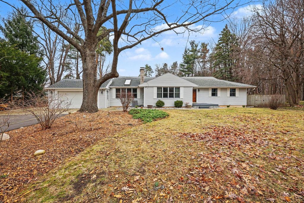 5505 Fulton Street NE, Ada, MI 49301