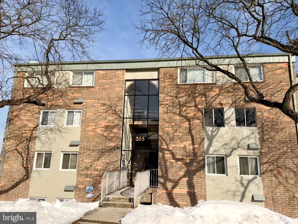 Image 1 of property listing at 355 GATEWATER CT #F, Glen Burnie, MD 21060