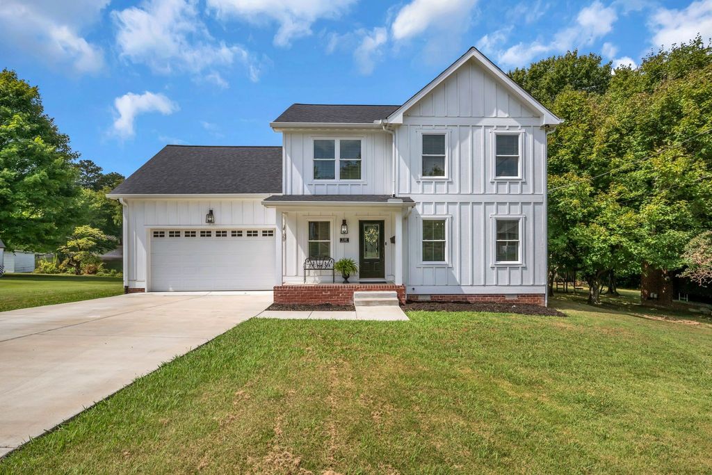 110 Helberg Street, Dickson, TN 37055