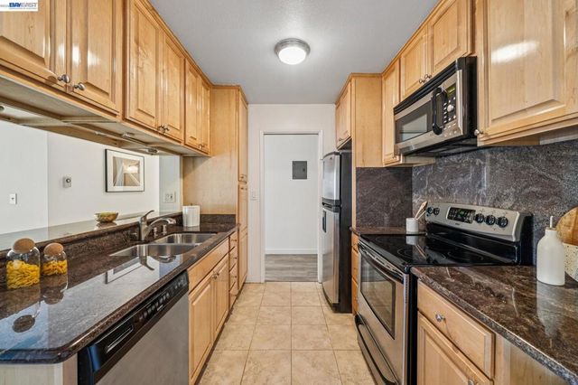 1327 Webster St B106, Alameda, CA 94501