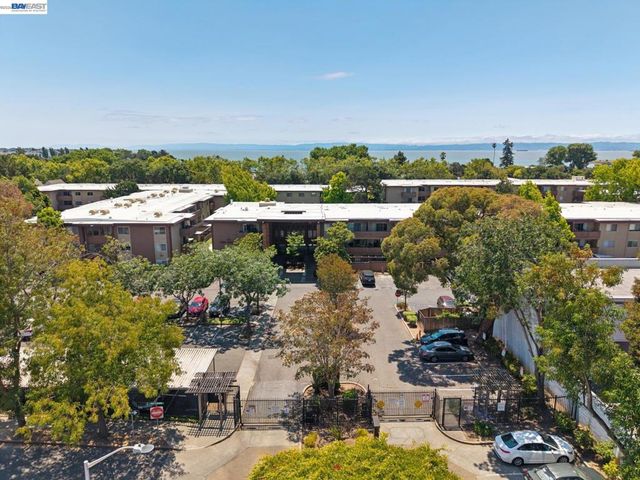 1327 Webster St B106, Alameda, CA 94501
