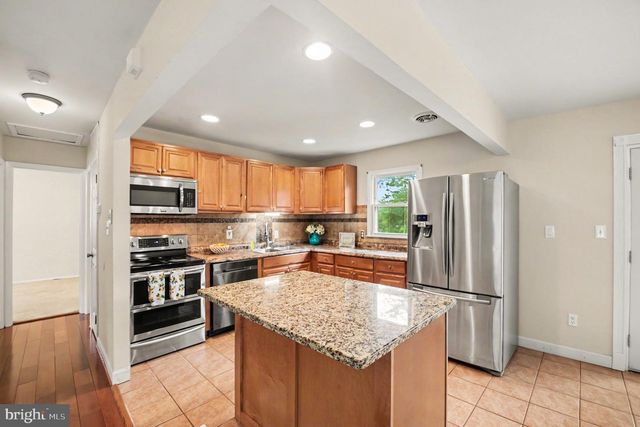 4918 LONGHORN DR, Woodbridge, VA 22193