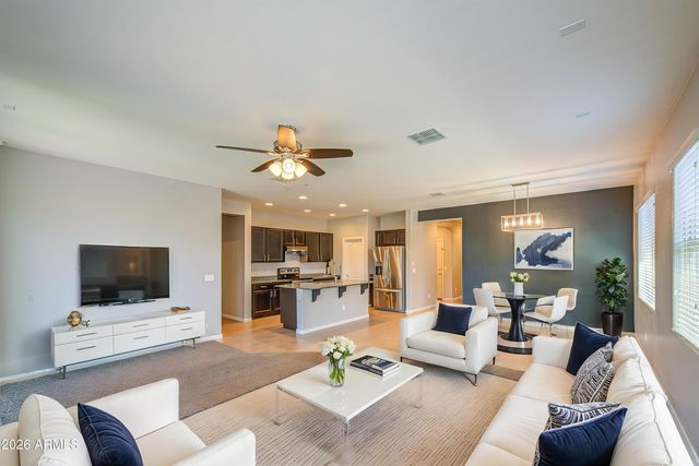 8617 E LOBO Avenue, Mesa, AZ 85209