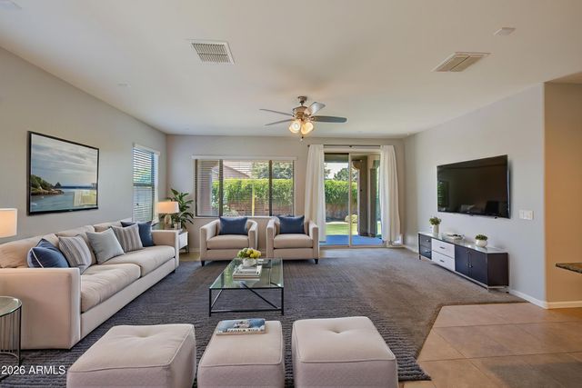 8617 E LOBO Avenue, Mesa, AZ 85209