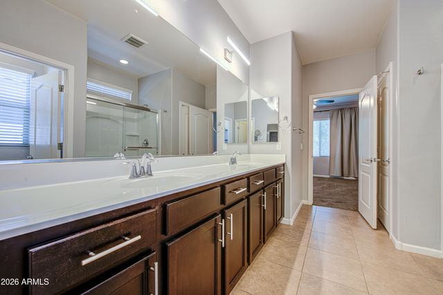 8617 E LOBO Avenue, Mesa, AZ 85209