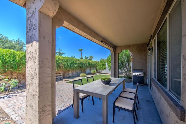8617 E LOBO Avenue, Mesa, AZ 85209
