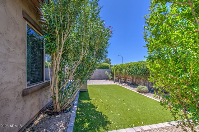 8617 E LOBO Avenue, Mesa, AZ 85209