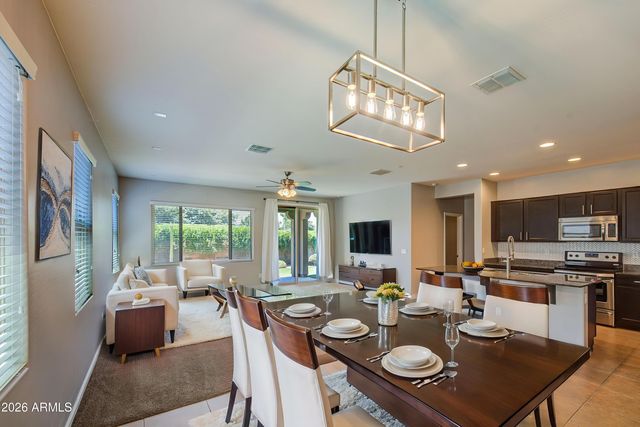8617 E LOBO Avenue, Mesa, AZ 85209