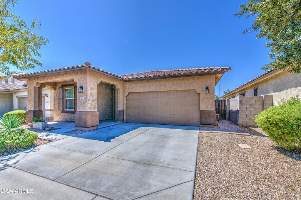8617 E LOBO Avenue, Mesa, AZ 85209